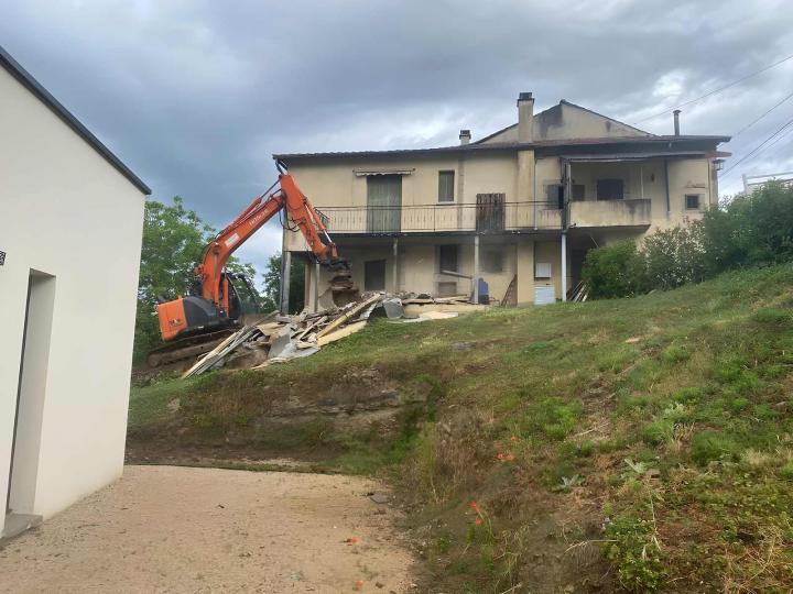 Travaux de démolition de bâtiments